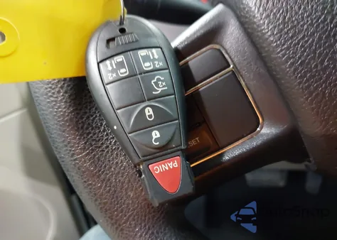 2016 Dodge Grand Caravan Sxt z USA, uszkodzony, nr VIN 2C4RDGCG1GR375974